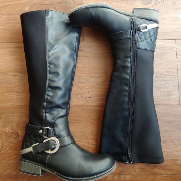 Betsey Johnson Shoes - Betseyville black boots